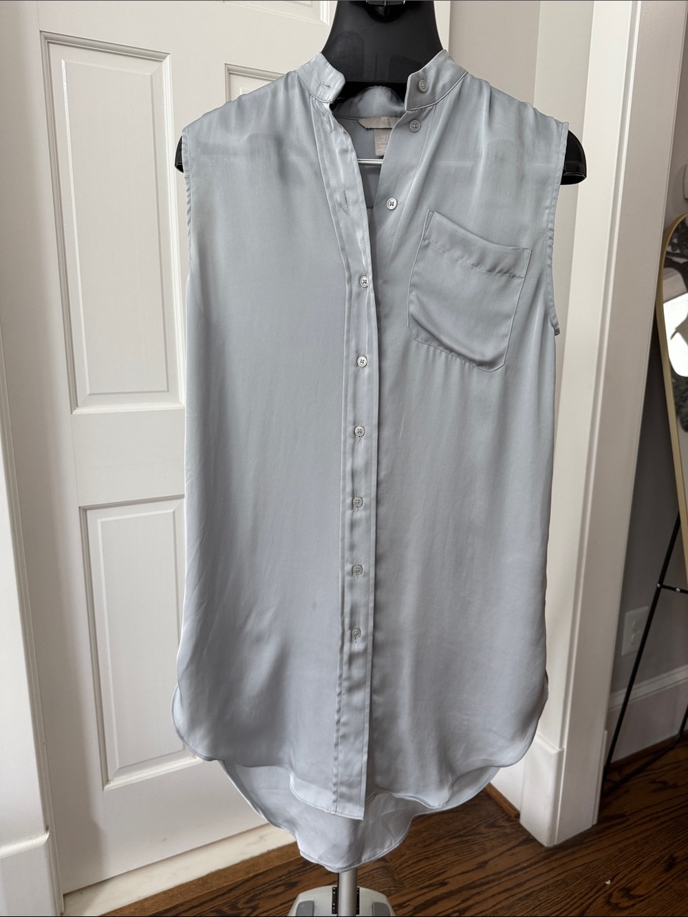 H&M Sleeveless satin Light blue Button-Down dress/Blouse